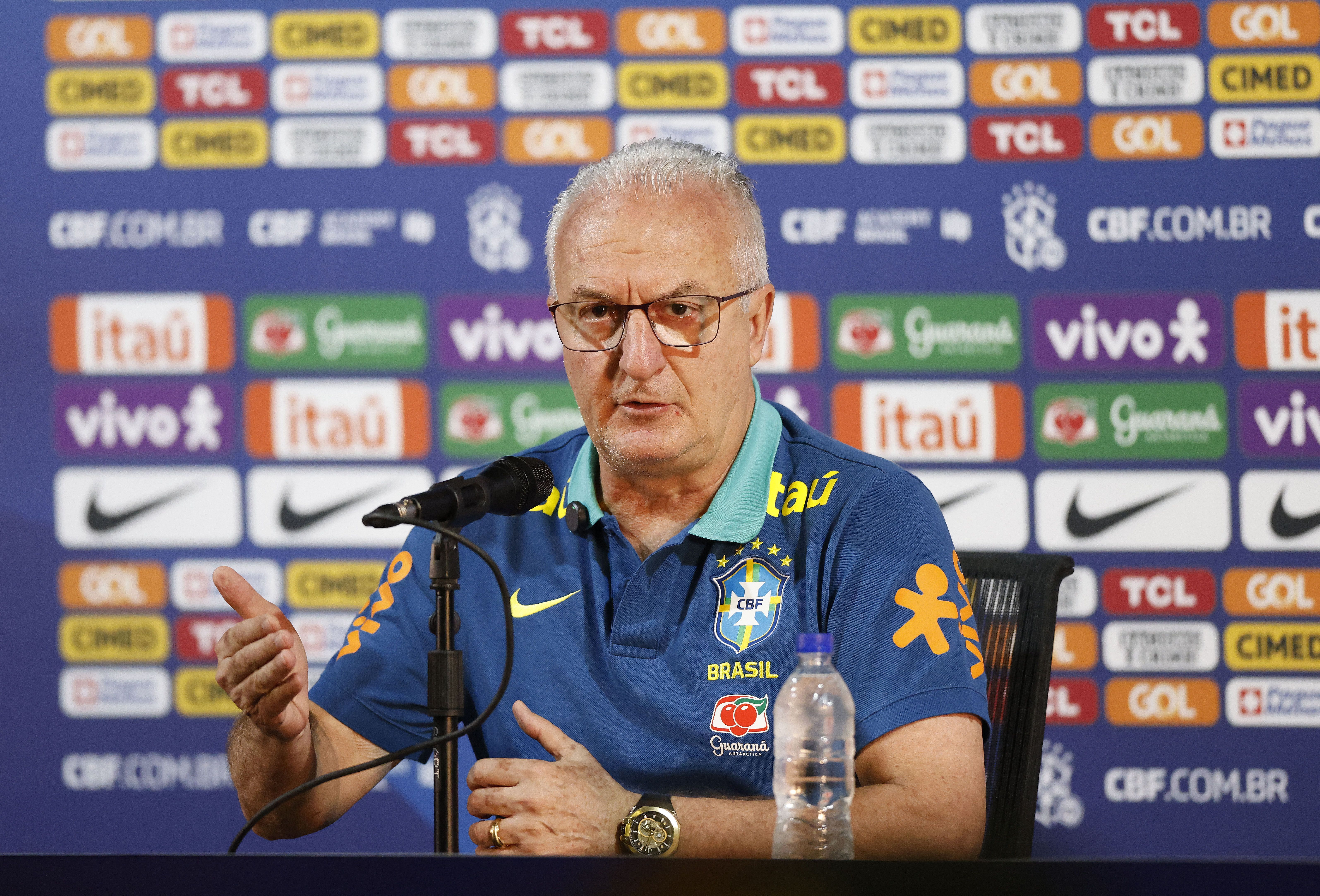 Sem Neymar, Dorival convoca Seleção para jogos de novembro pelas Eliminatórias