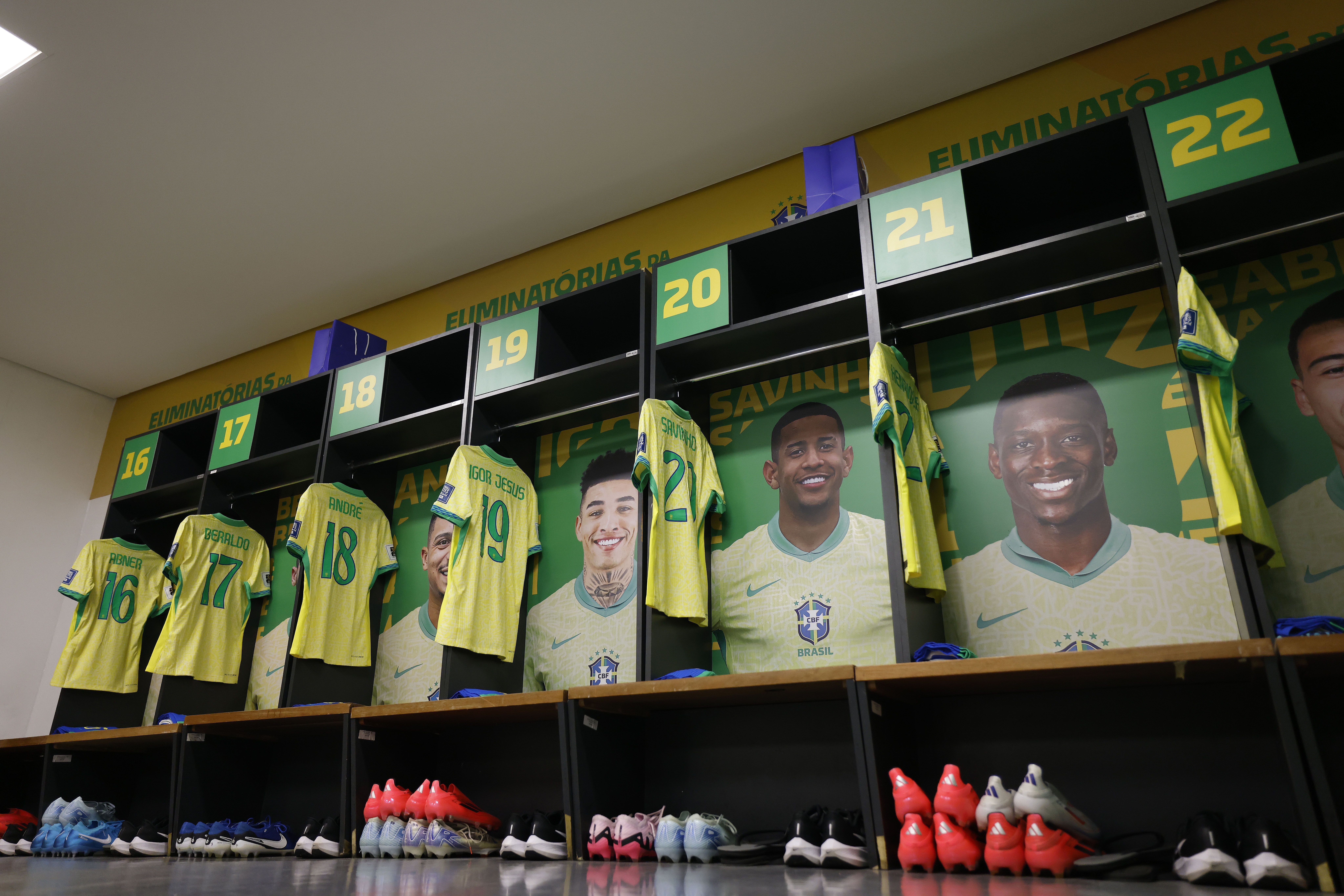 Jogador do Cruzeiro revela golpe de 'treinador' da Seleção Brasileira