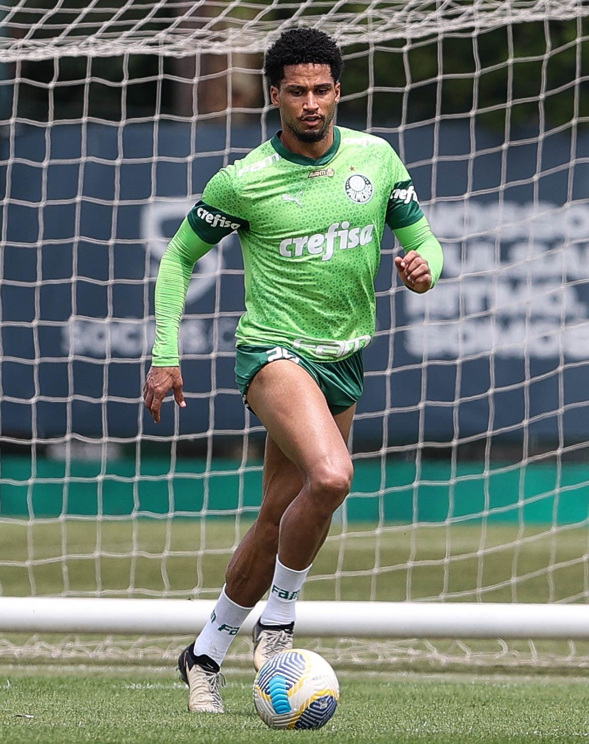 Murilo sofre lesão na coxa e desfalca Palmeiras contra o Juventude