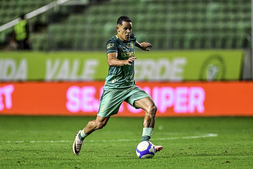 Ex-Cruzeiro e América, volante Wallisson é anunciado por novo clube