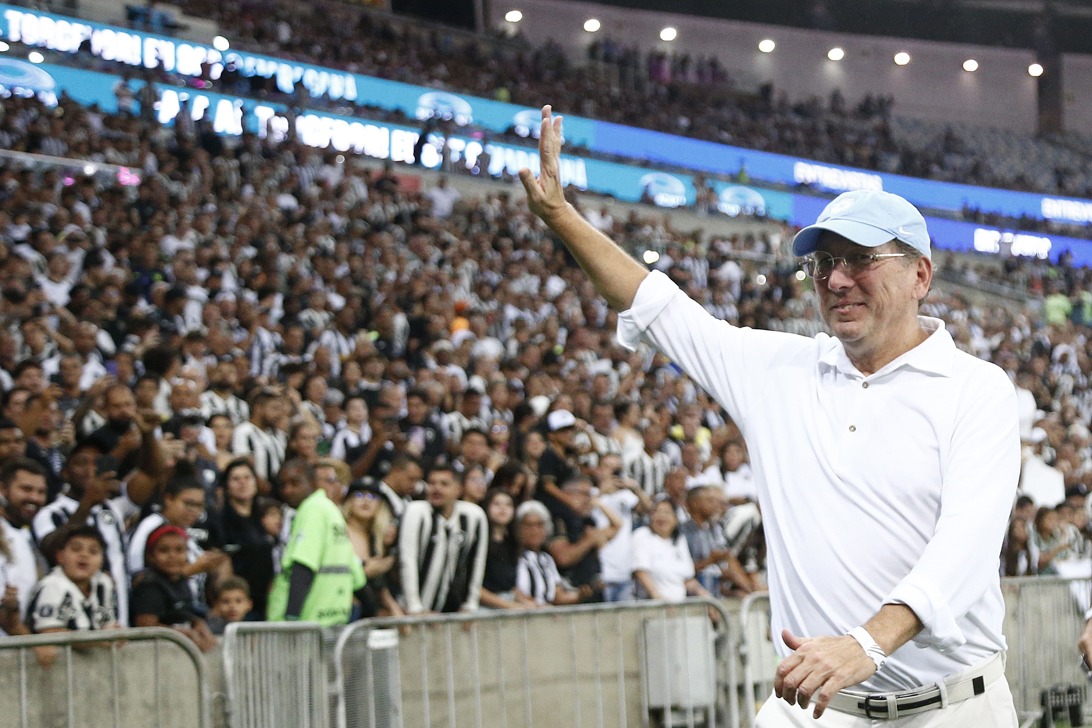 Com Lyon em risco, Textor anuncia medida financeira da Eagle Holding Football