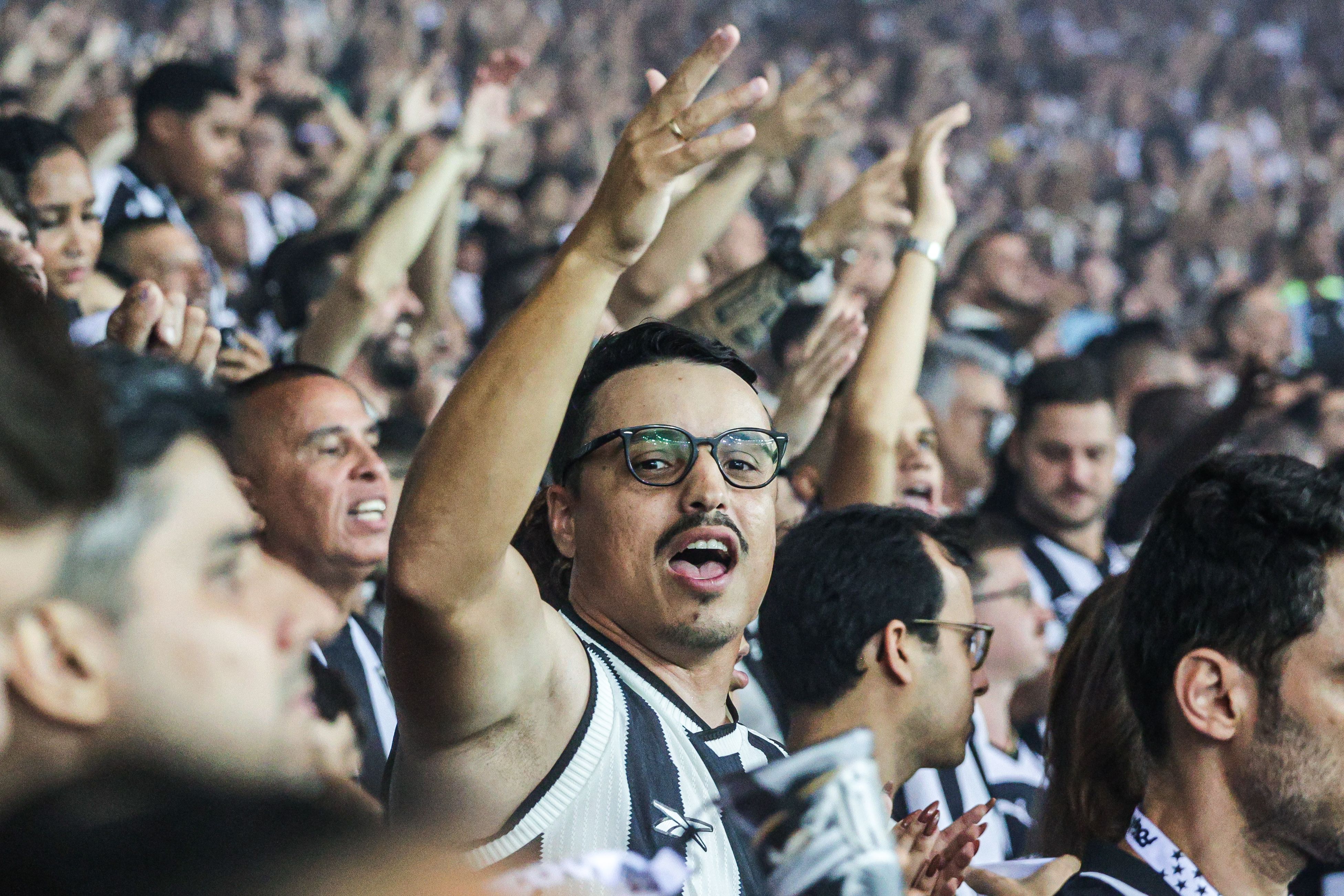 Final da Libertadores: torcida do Botafogo esgota ingressos para setor exclusivo