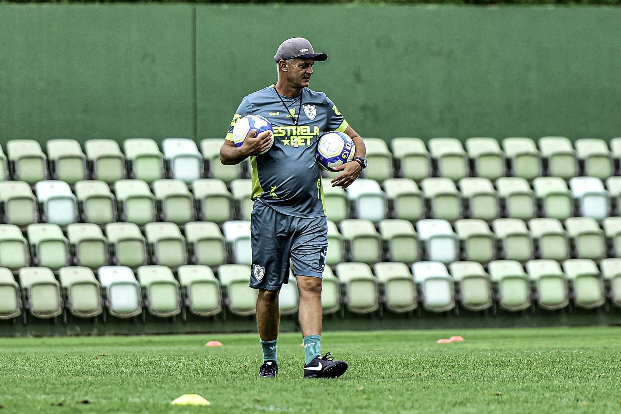América terá retorno de titulares contra o Operário e deve manter base da escalação