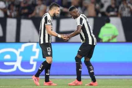 Botafogo goleia o Peñarol