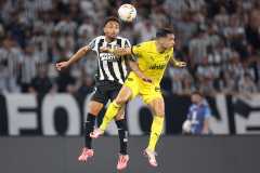 Botafogo goleia o Peñarol