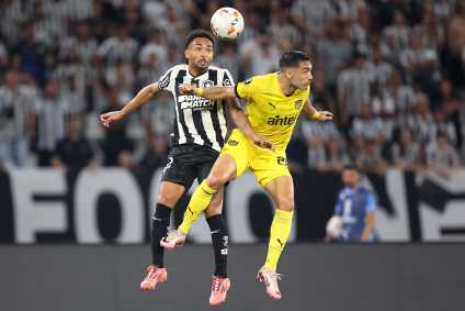 Botafogo goleia o Peñarol