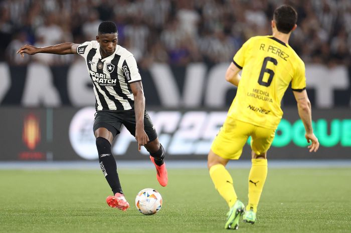 Botafogo: Luiz Henrique encara a defesa do Peñarol na semifinal da Libertadores