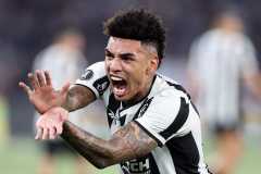 Botafogo goleia o Peñarol