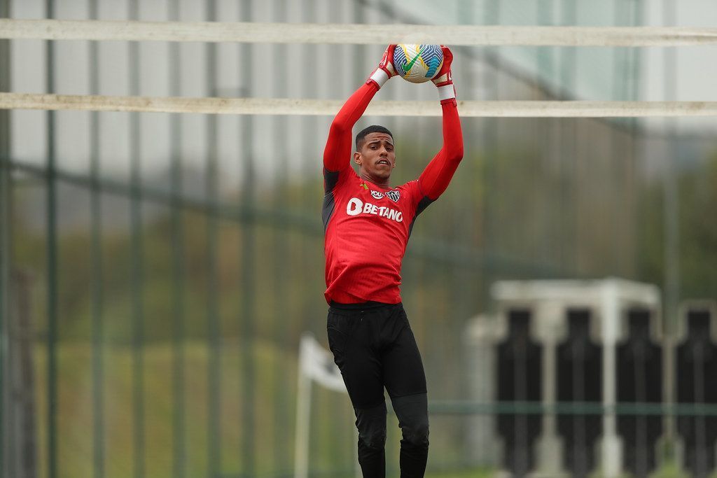 Gabriel Delfim vai estrear pelo Atlético; relembre 1° jogo de antecessores no clube