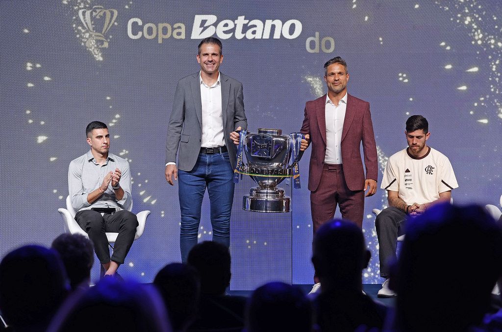 Em casa ou fora? Veja onde os campeões da Copa do Brasil ergueram a taça