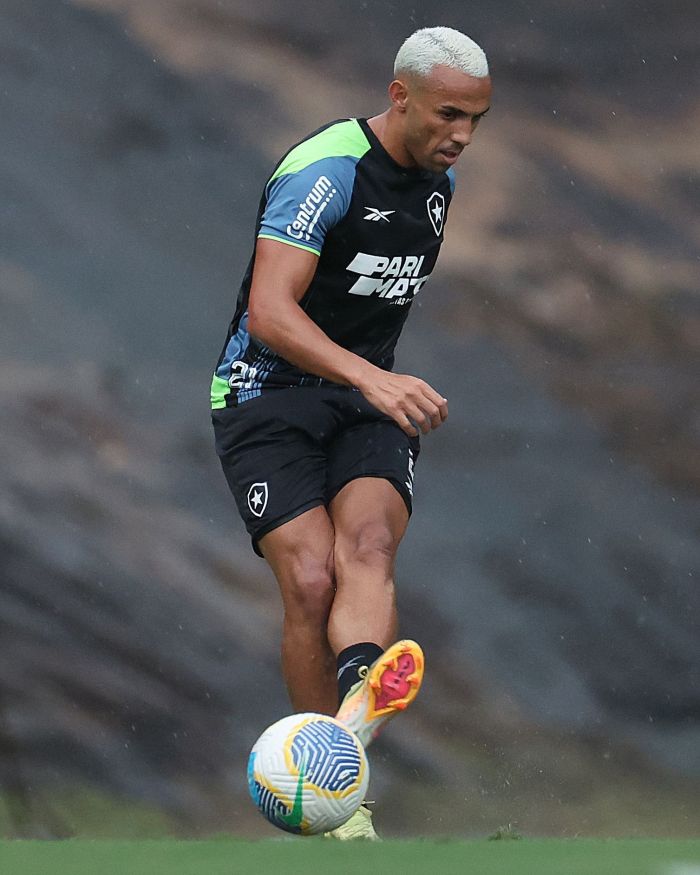 Marçal atuou pelo Botafogo na última temporada
