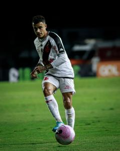 Coutinho em ação pelo Vasco
