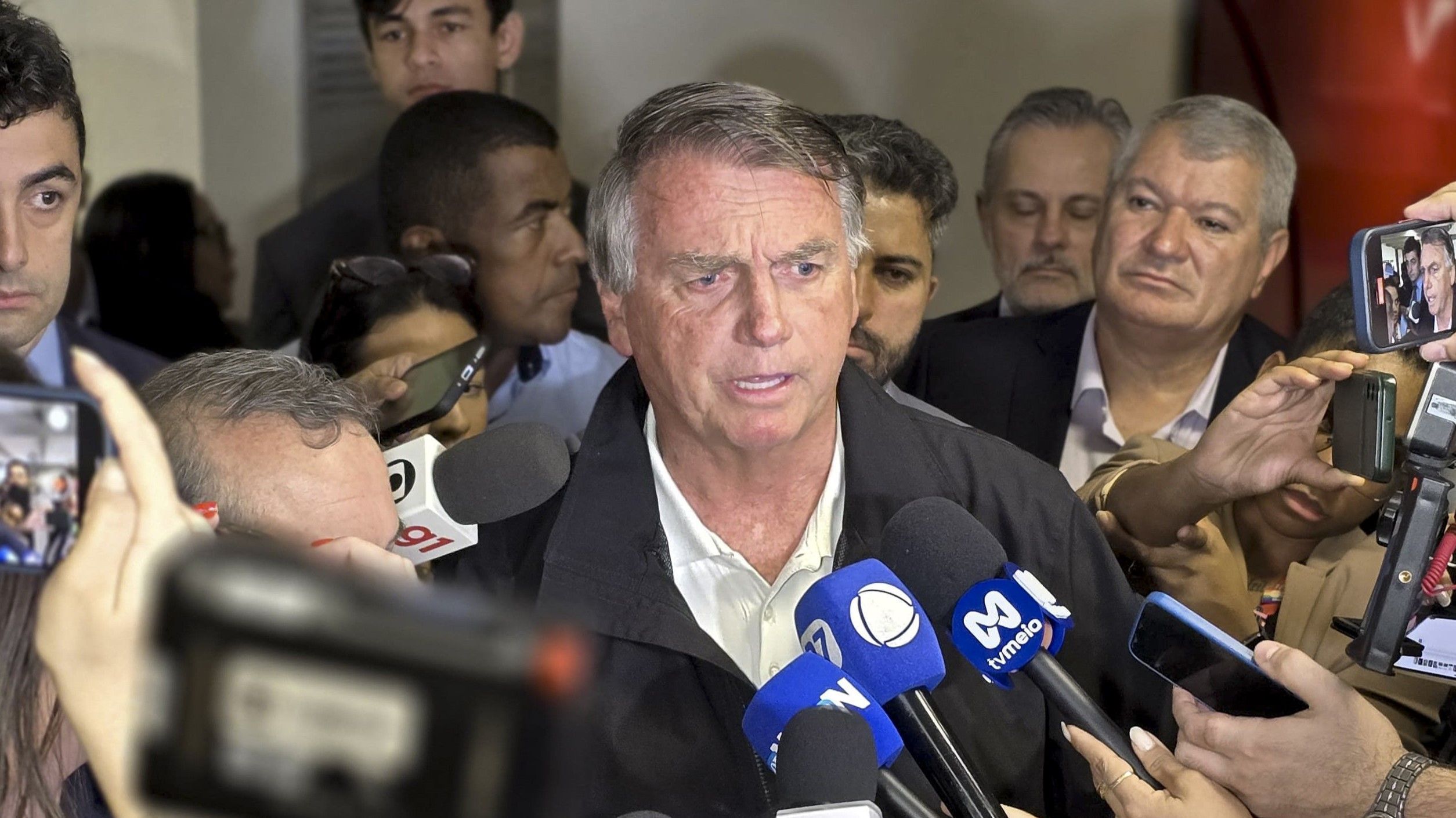 Bolsonaro vai ao Congresso negociar apoio à anistia do 8/1 e sucessões no Senado e Câmara