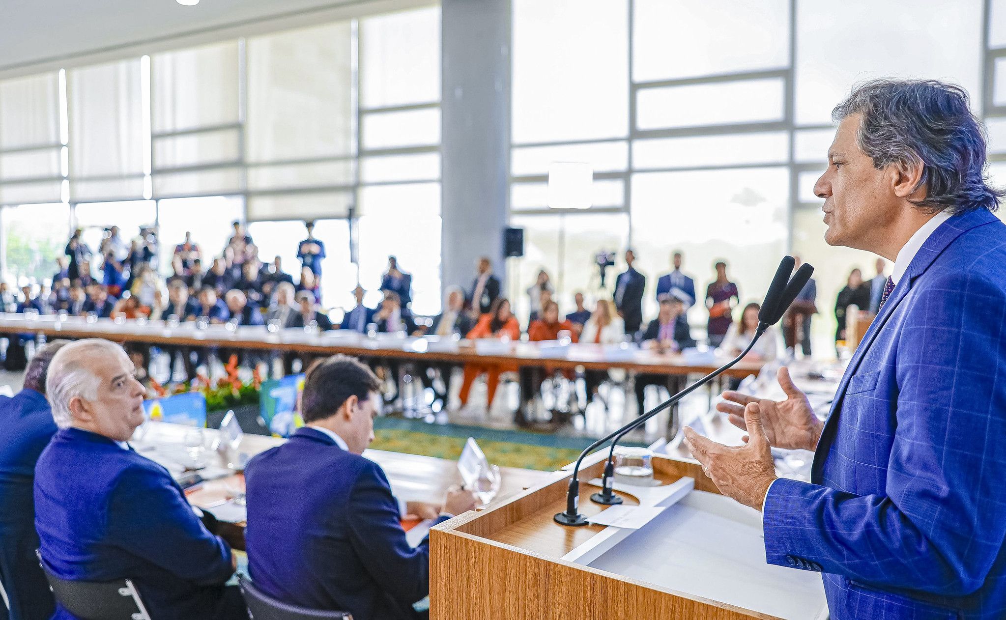 Governo anuncia R$ 1,6 trilhão em investimentos de mobilidade e habitação