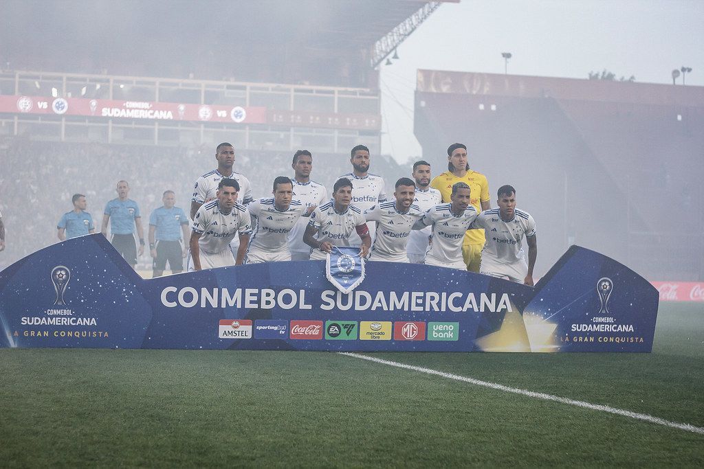 Cruzeiro garante premiação milionária com vaga na final da Sul-Americana