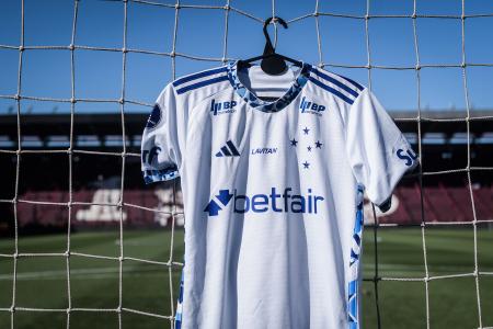 Cruzeiro renovou contrato com a Betfair, patrocinadora máster, até dezembro de 2026