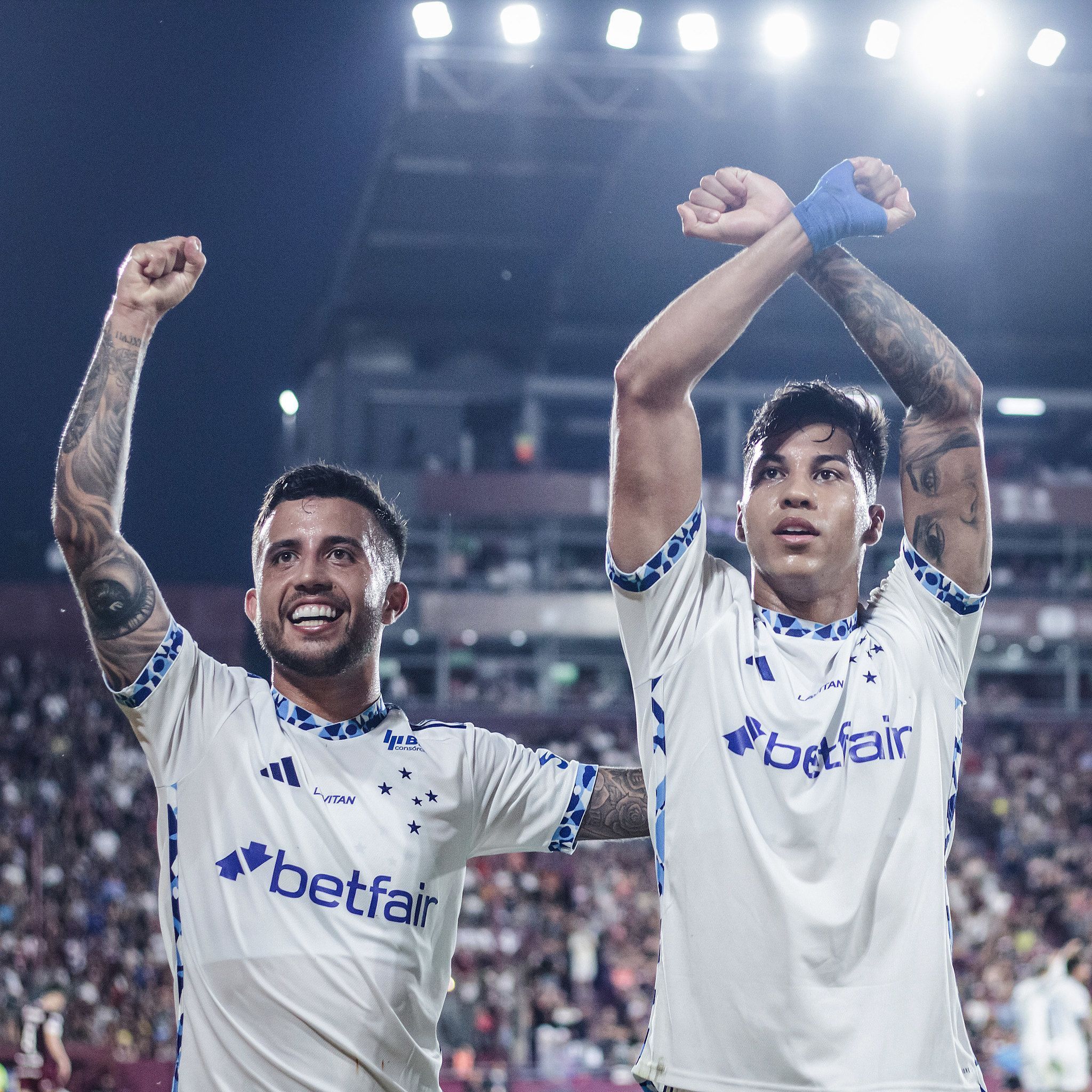 Rei de Copas: Cruzeiro fica a um jogo de título continental que falta em sua galeria
