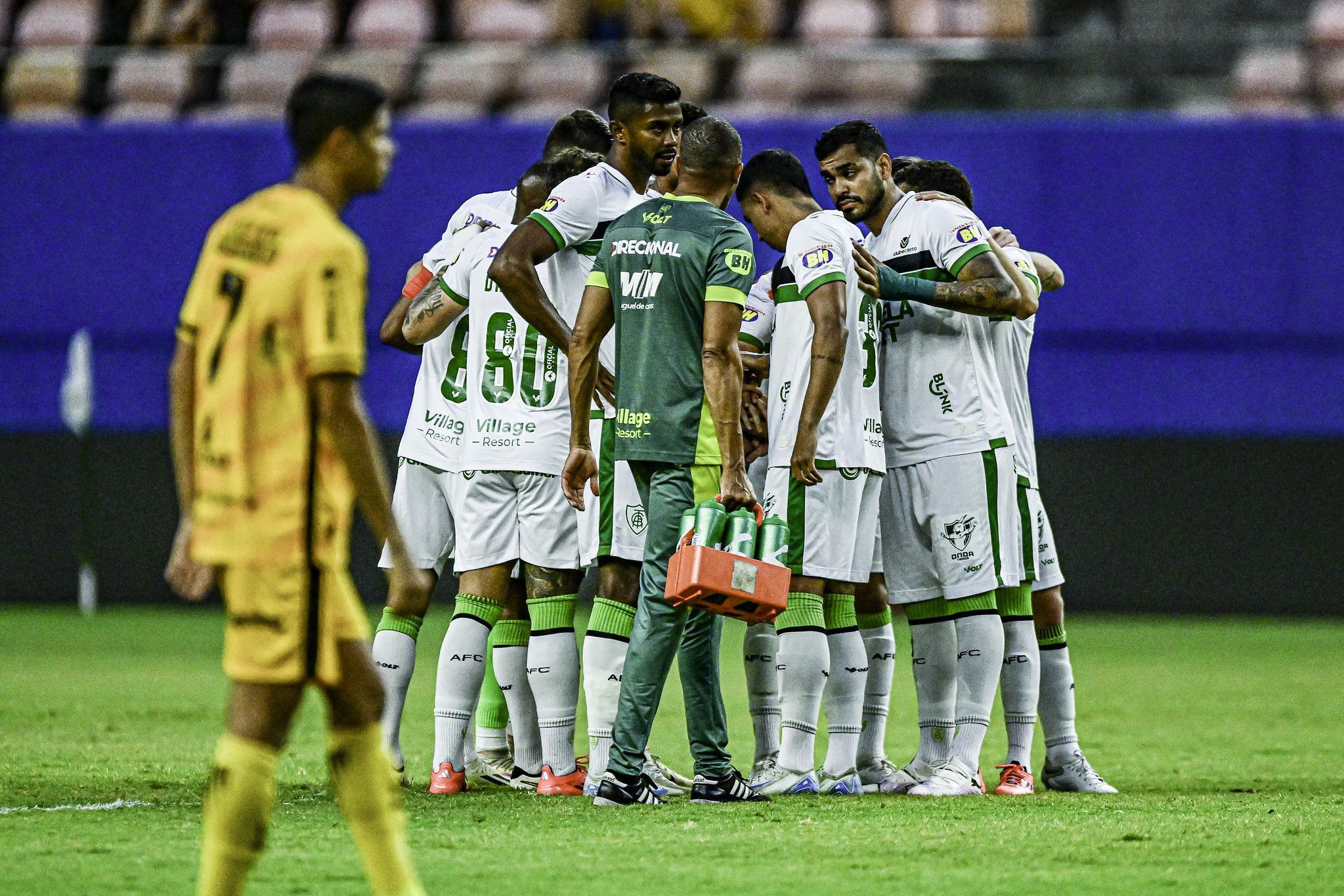 Elenco do América está ‘rachado’? Lisca abre o jogo sobre relação com jogadores