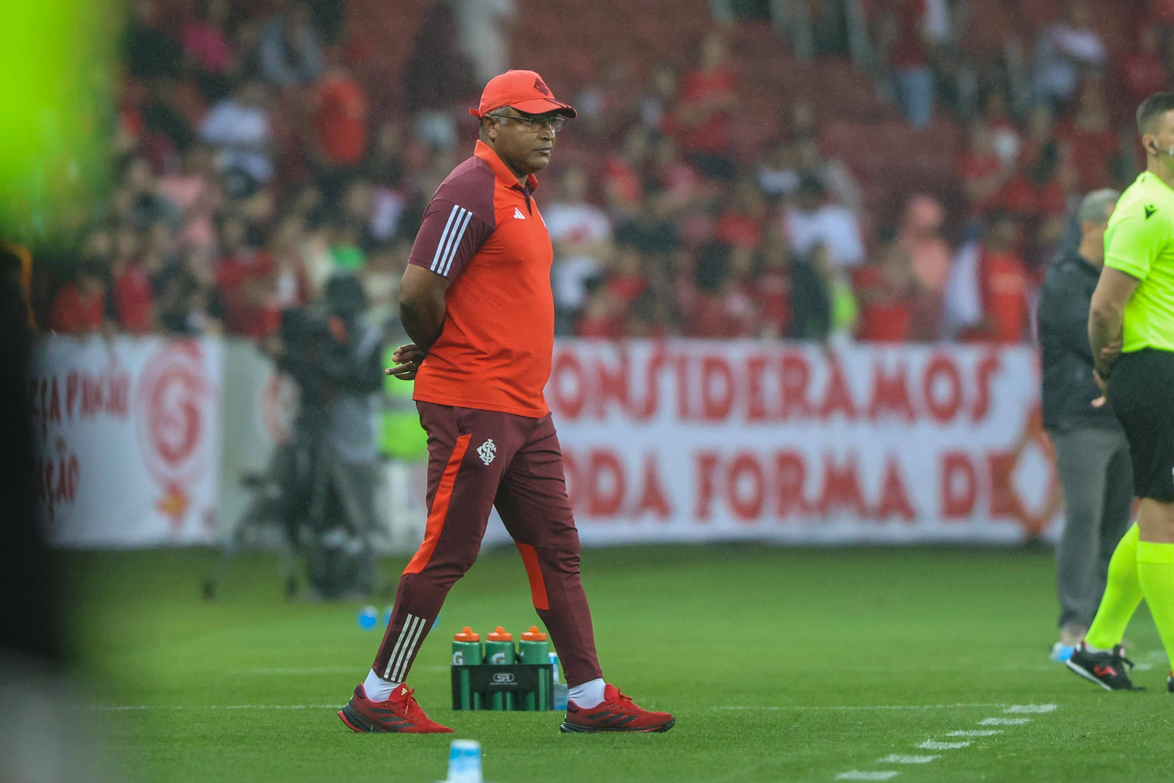 Roger avalia vitória do Inter sobre Criciúma e explica escolha na escalação