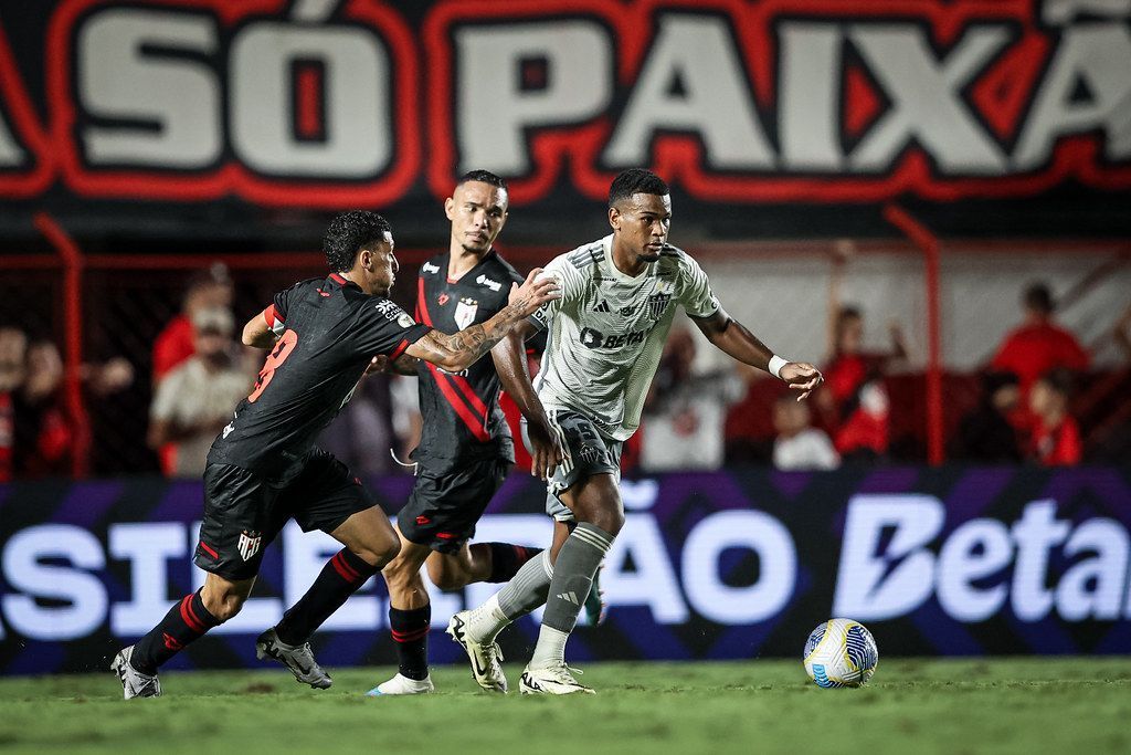 Atlético-GO 1 x 0 Atlético: gol e melhores momentos do jogo pelo Brasileirão