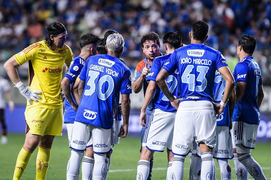 Após derrota, Diniz crava o que falta ao Cruzeiro para sequência positiva