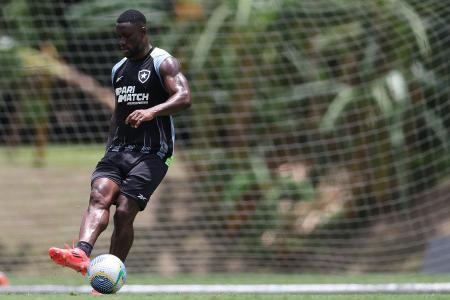 Bastos retornará ao Botafogo antes da Data Fifa e enfrenta o Atlético