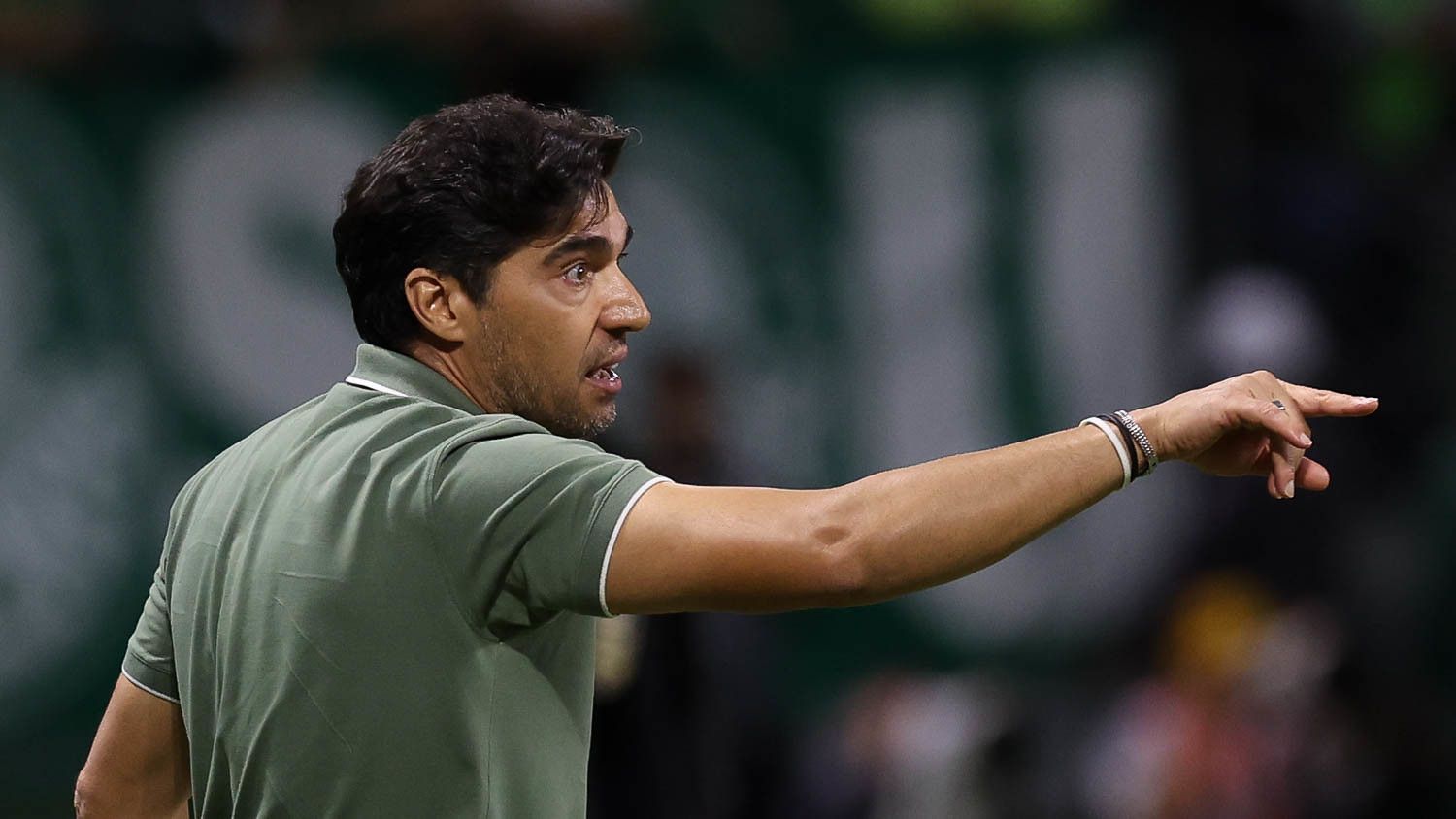 Abel explica nervosismo do Palmeiras e faz apelo à torcida após protestos
