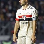 Zubeldía vê Calleri 'pressionado', mas não deve tirá-lo do São Paulo