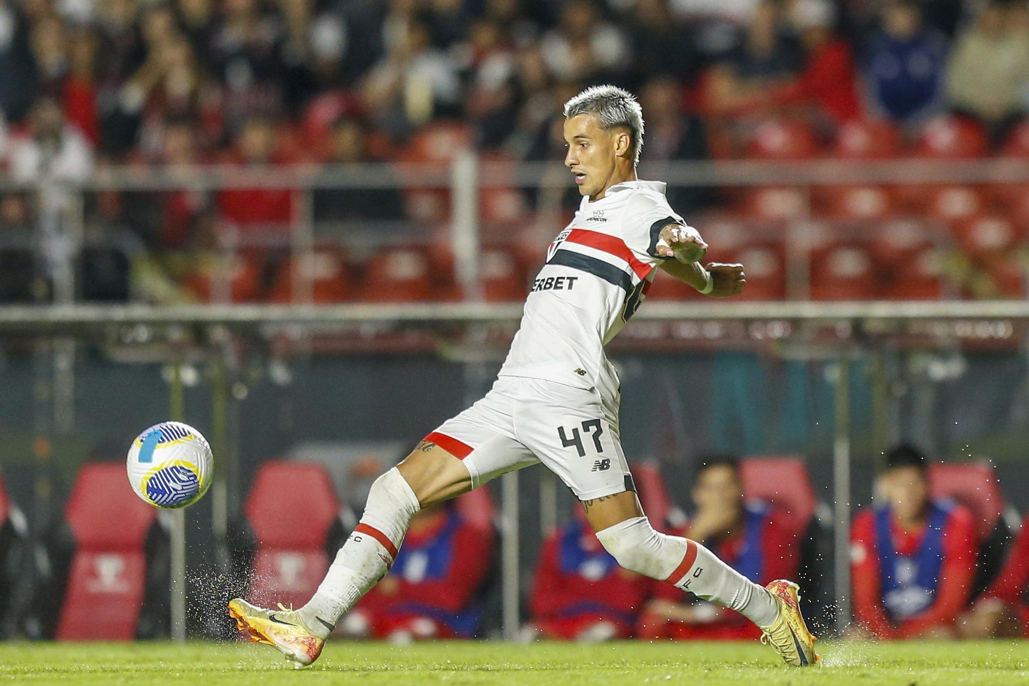 Ferreira lamenta empate do São Paulo e pede foco no Atlético