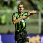América marca no fim, vence Ituano de virada e mantém sonho de acesso 'milagroso'