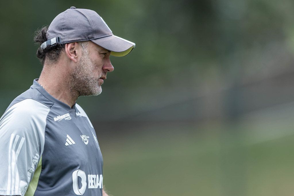 Escalação do Atlético: com seis desfalques, Milito planeja time para jogo com Athletico-PR