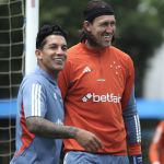 Cruzeiro levará todo elenco para jogo contra Corinthians e final da Sul-Americana