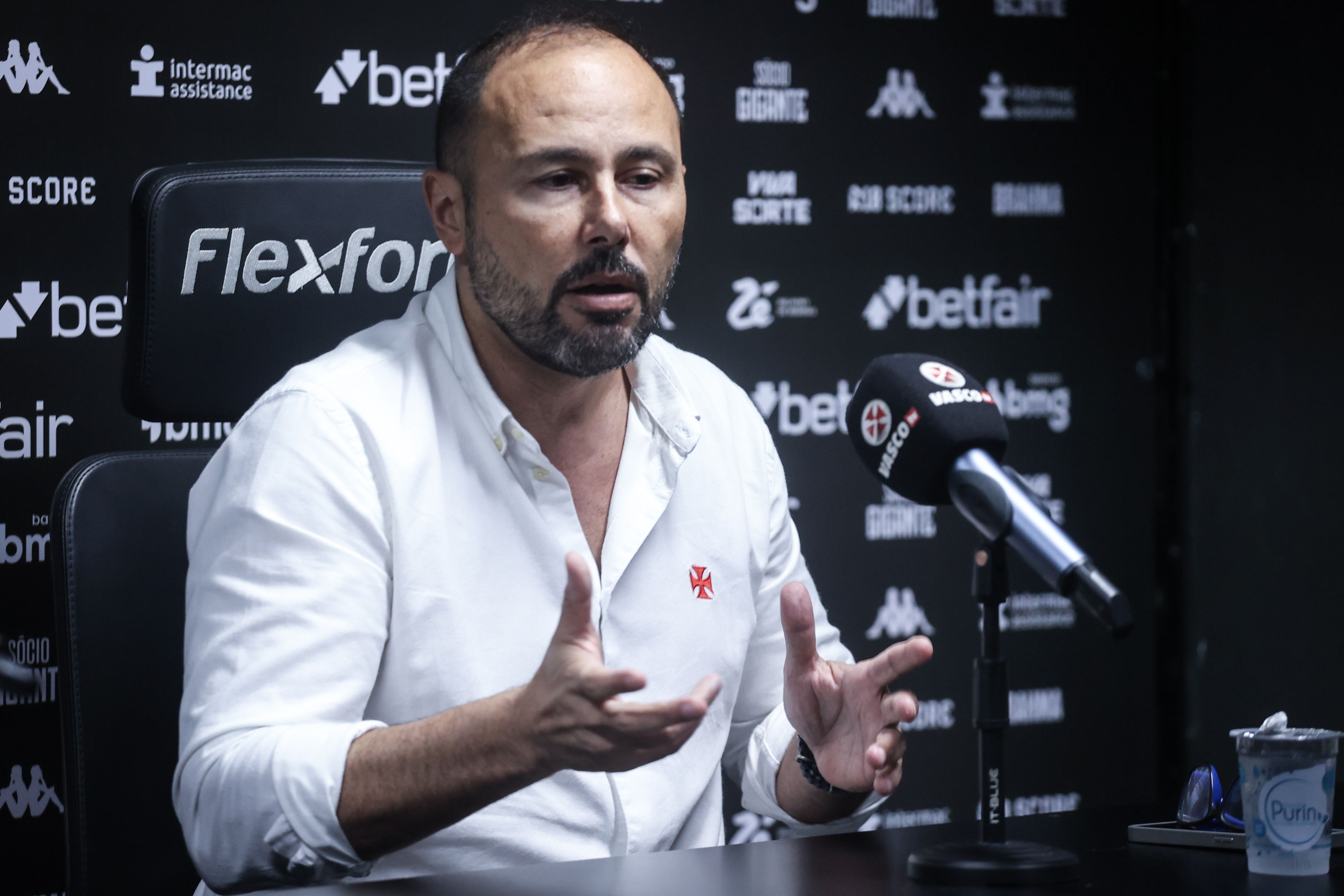 CEO explica salários em dia do Vasco após encontrar os 'cofres vazios' após 777