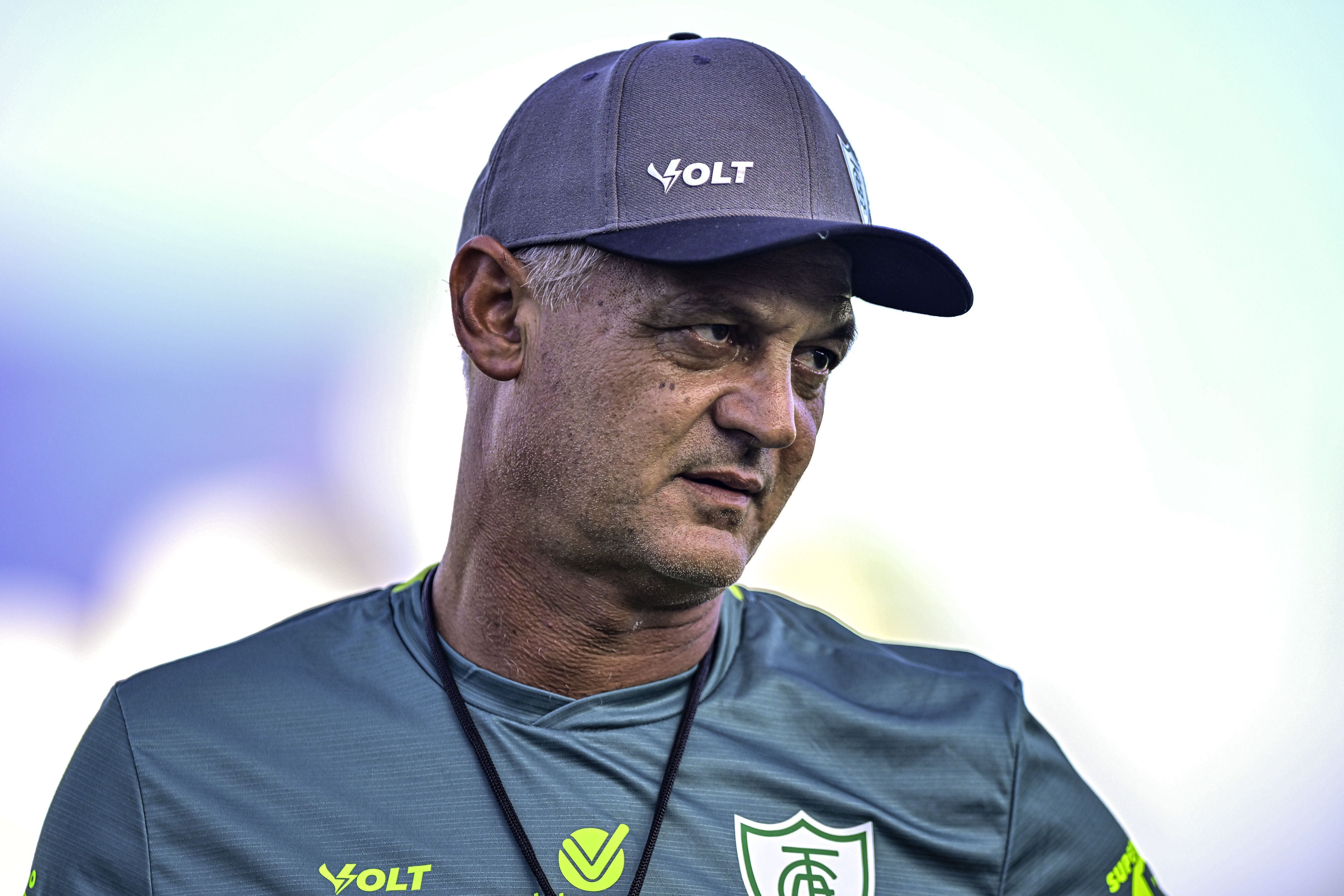 América surpreende e anuncia saída de Lisca após derrota para o Ceará na Série B
