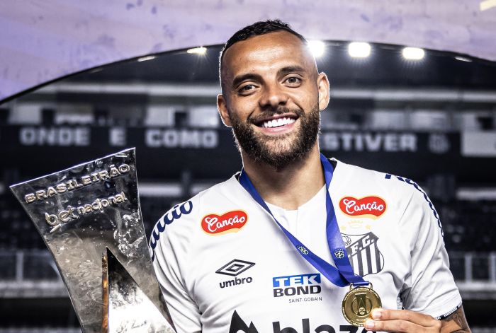 Guilherme foi campeão da Série B 2024 pelo Santos