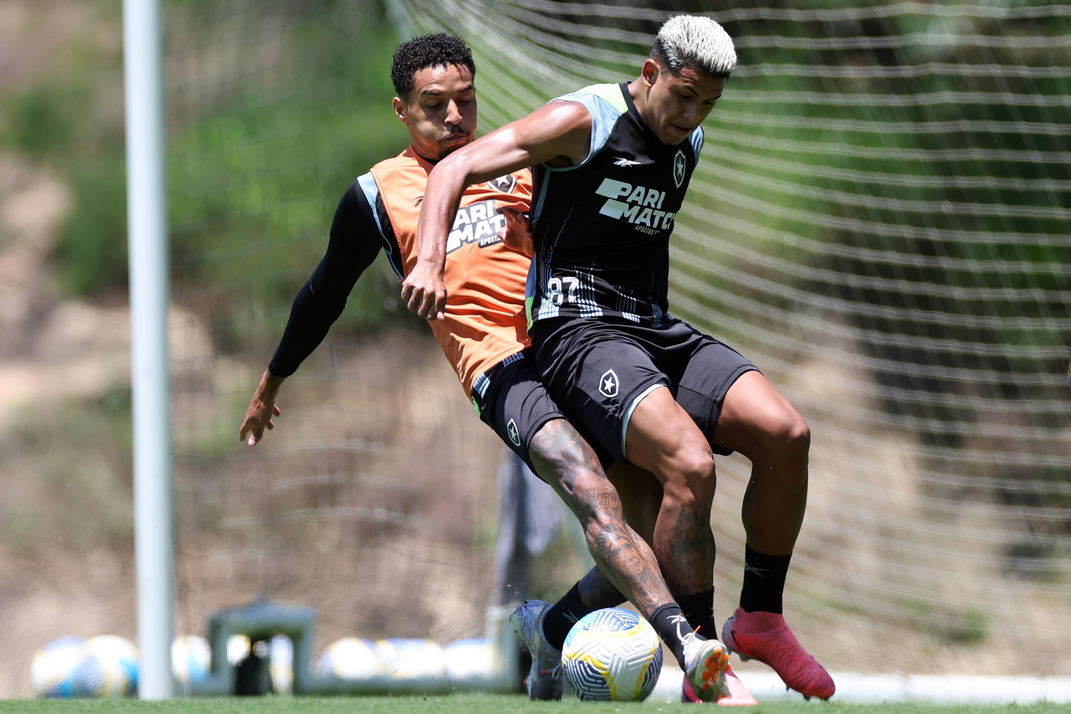Escalação do Botafogo: convocados mantém dúvidas para Artur Jorge contra o Atlético