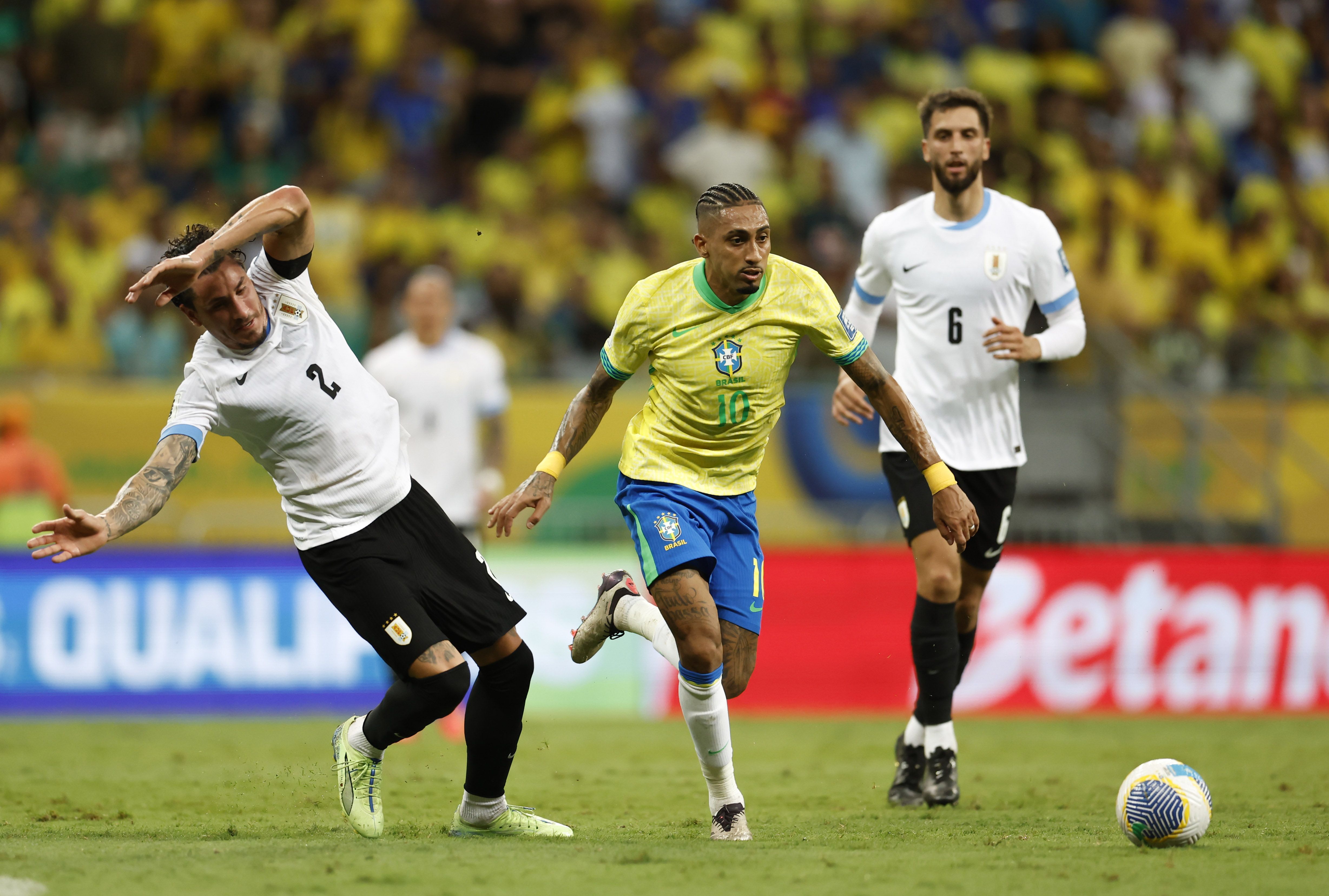 Raphinha rejeita vaias após empate da Seleção contra o Uruguai: 'Jogamos pra c...'