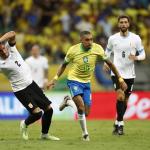 Raphinha rejeita vaias após empate da Seleção contra o Uruguai: 'Jogamos pra c...'
