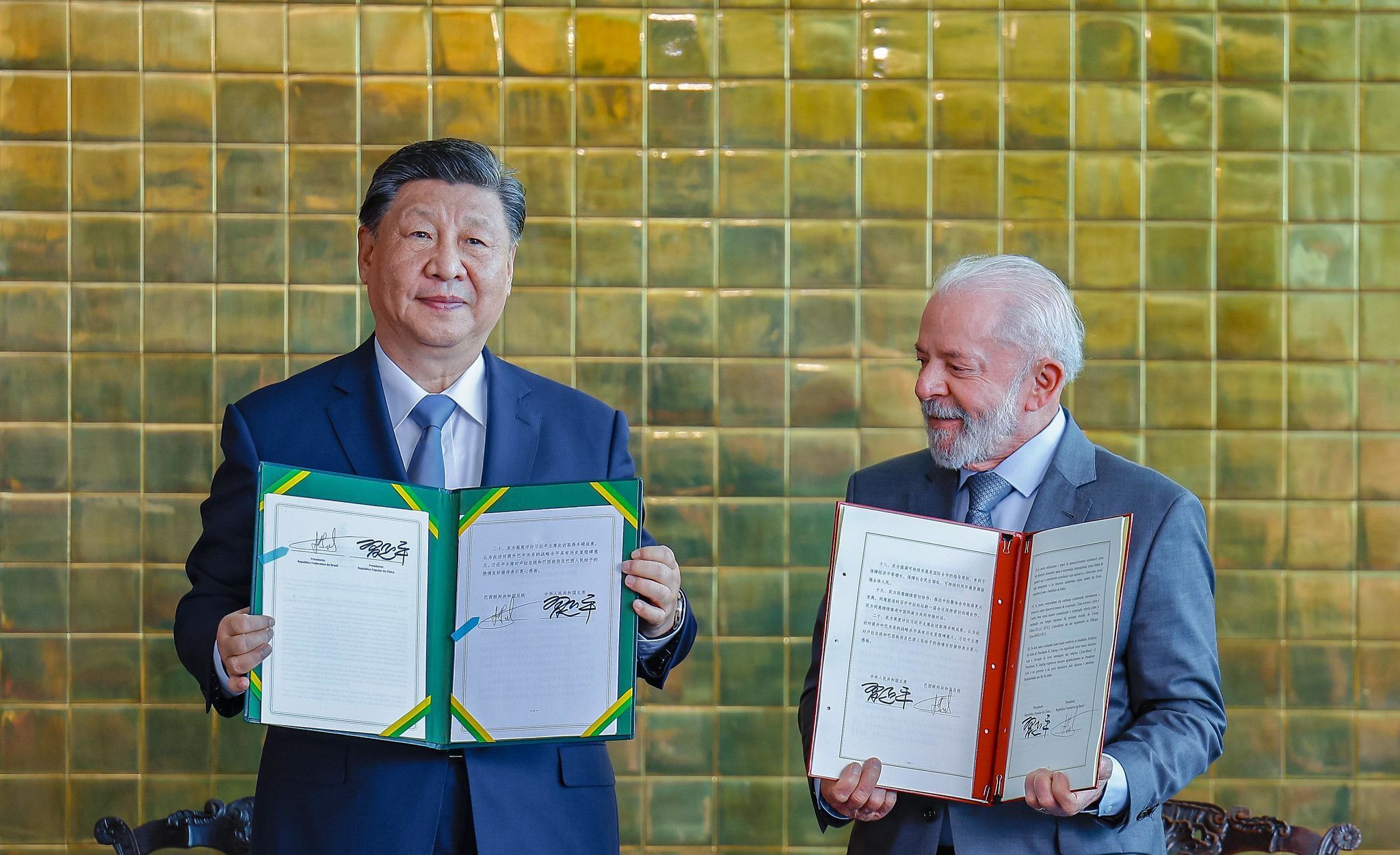 Brasil e China assinam 37 acordos e anunciam força-tarefa para avaliar investimentos