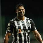 Hulk ajuda torcedores do Atlético que levaram 'golpe' na Argentina