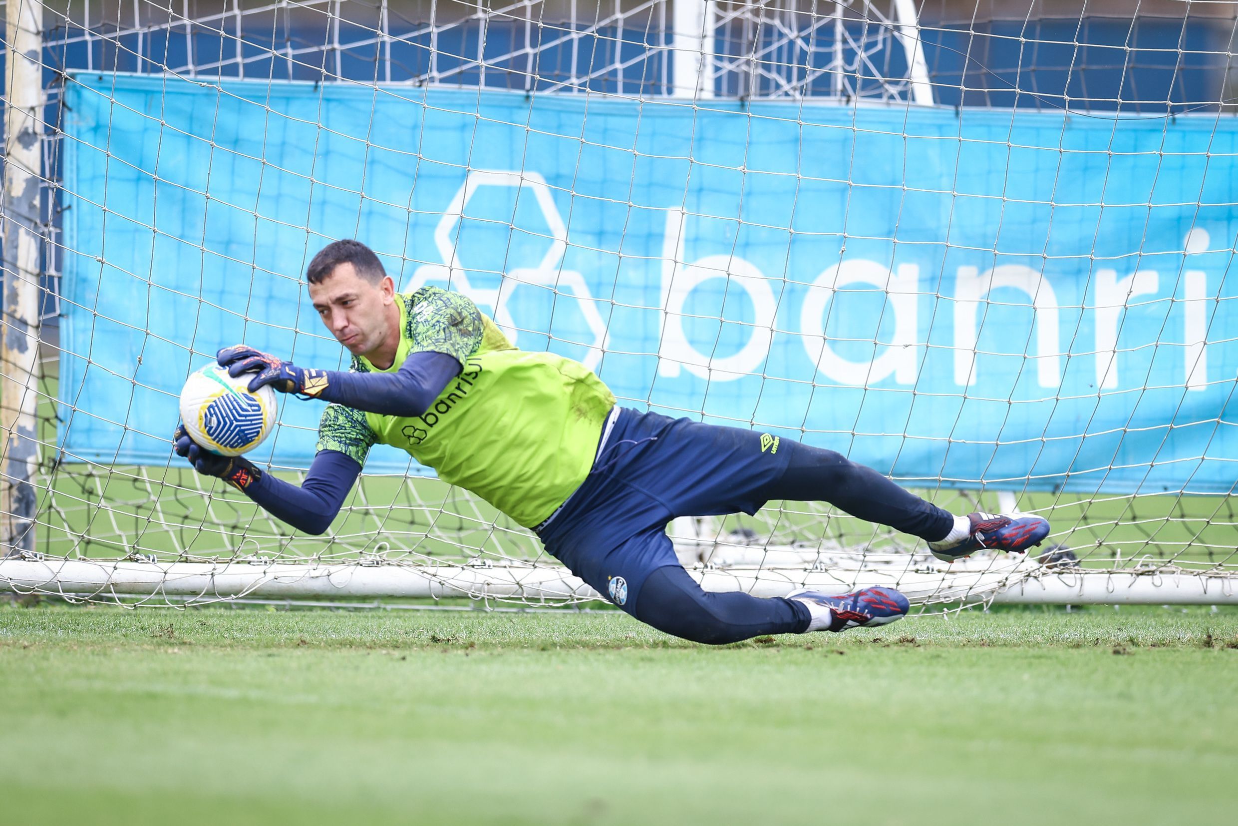 Grêmio sofreu 100 gols nos últimos dois anos de Brasileirão