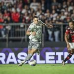 Paulinho, do Atlético, minimiza fala de Textor e mira 'jogo mais importante da vida'