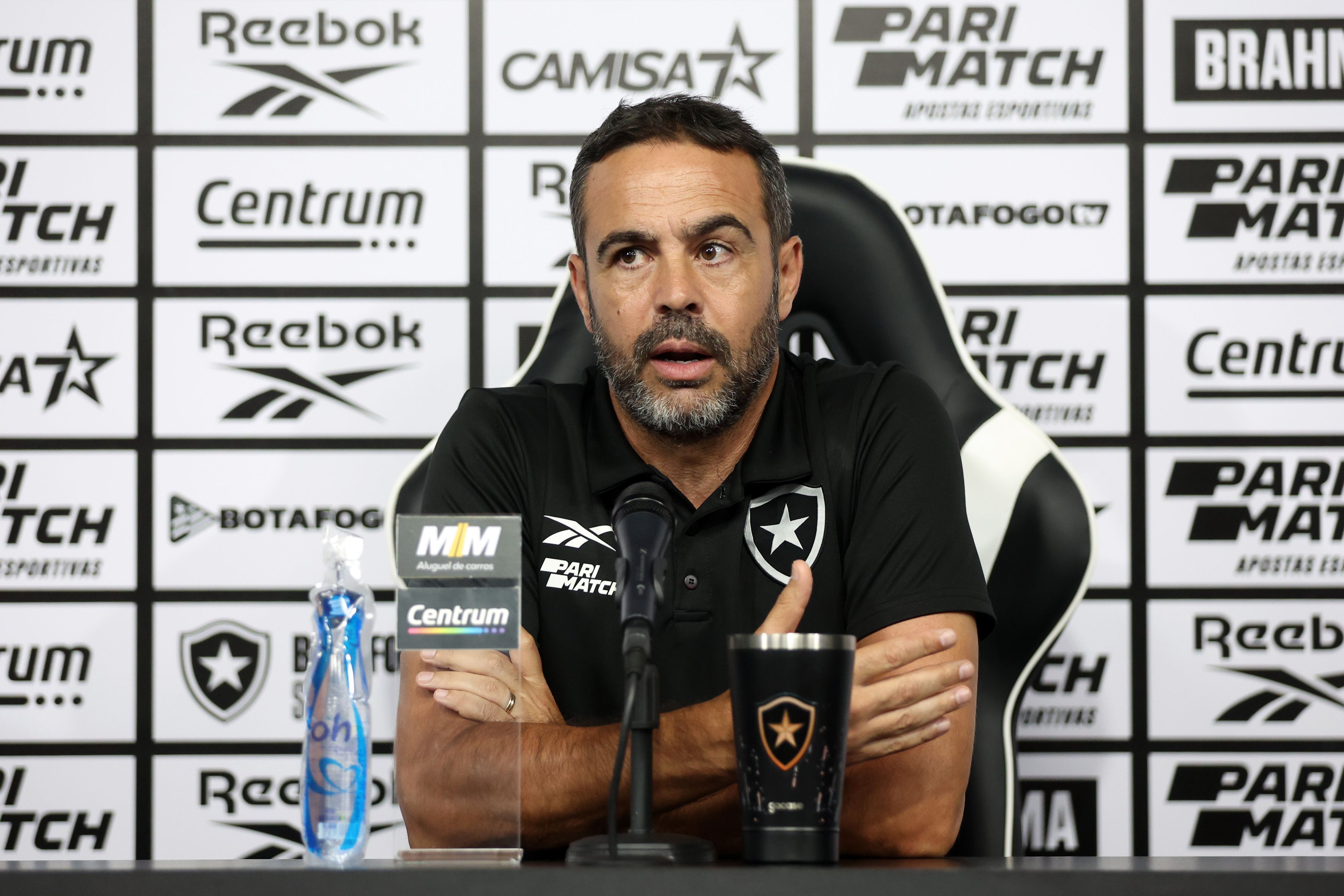 Artur Jorge confirma retorno de titulares do Botafogo contra o Palmeiras