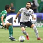 Titular afirma como Botafogo lidará com 'clima de confusão' em final contra o Atlético