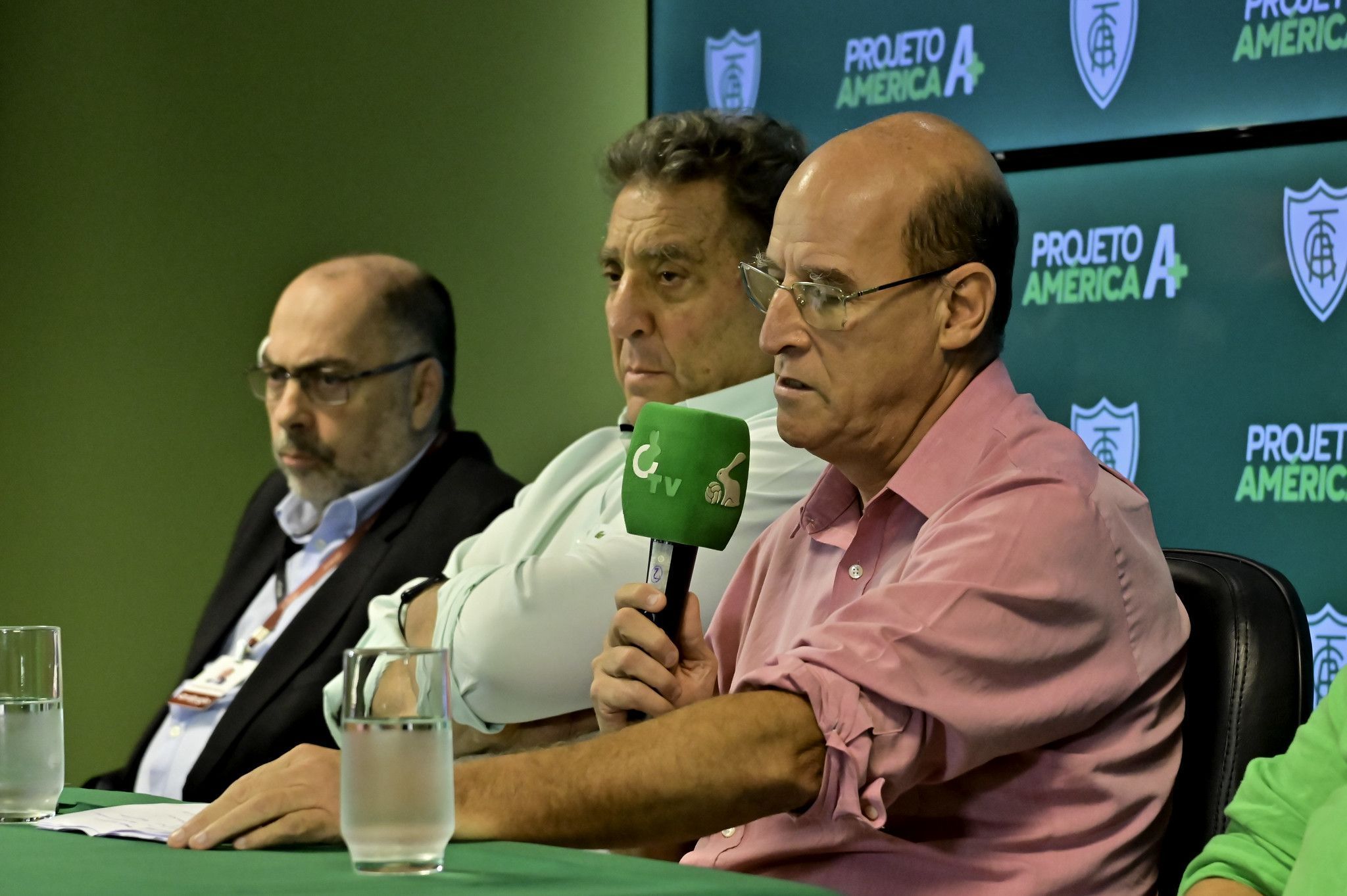 Como será a busca do América por um novo técnico? Dirigentes explicam