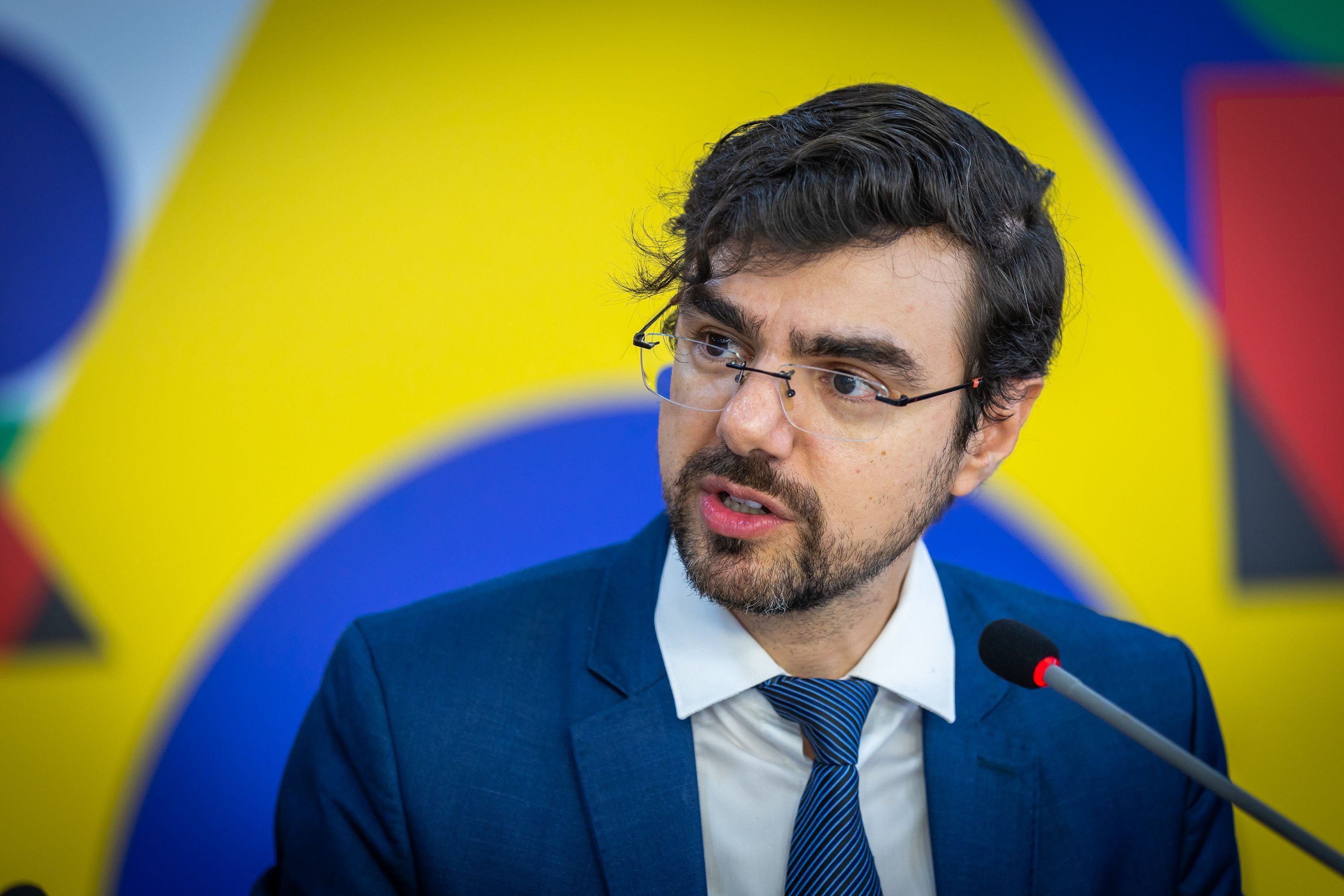 Governo confirma que 100 mil vão pagar mais impostos para compensar isenção do IR até R$ 5 mil