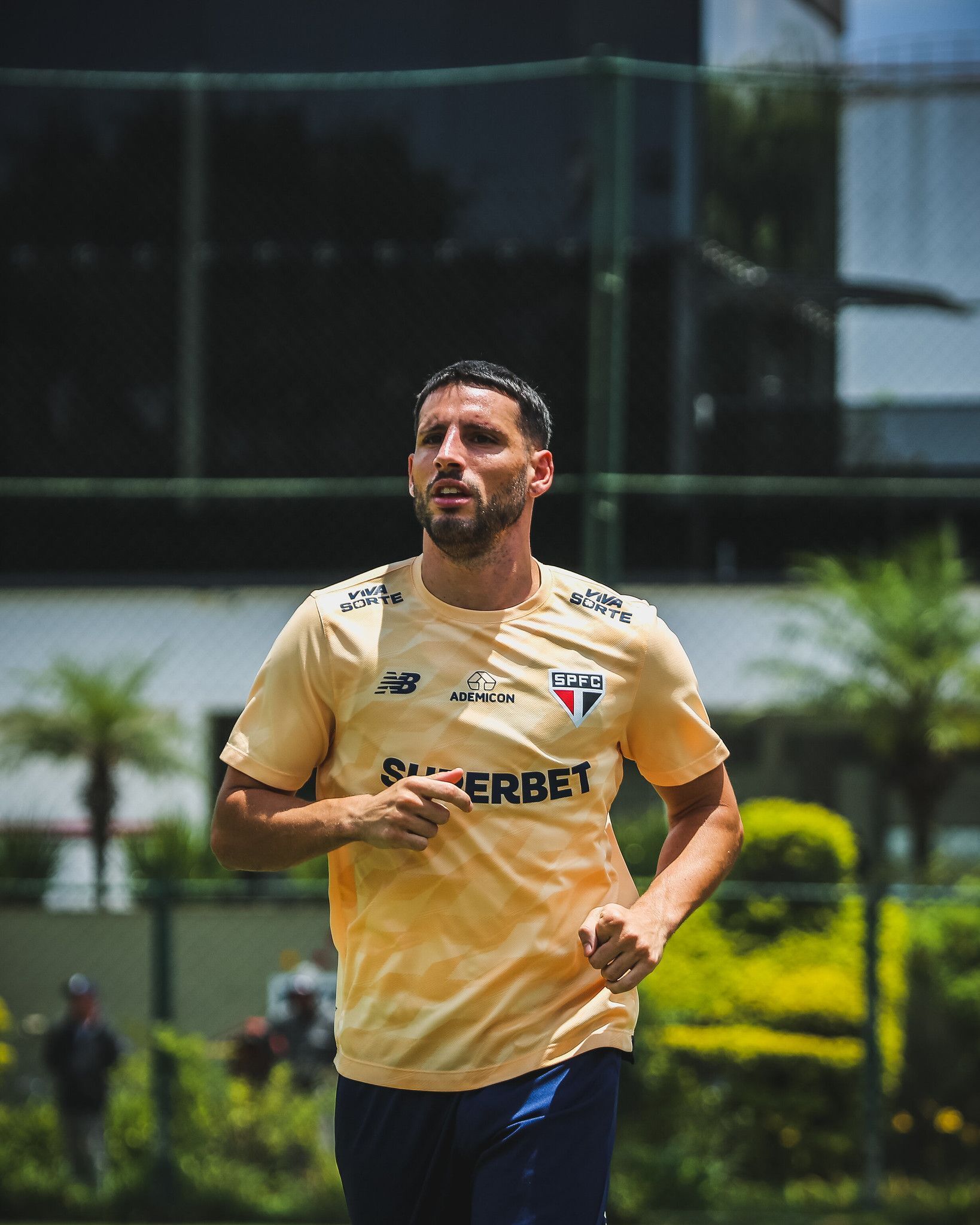 São Paulo x Grêmio: Calleri segue fora, e Zubeldía tem nova dúvida por lesão