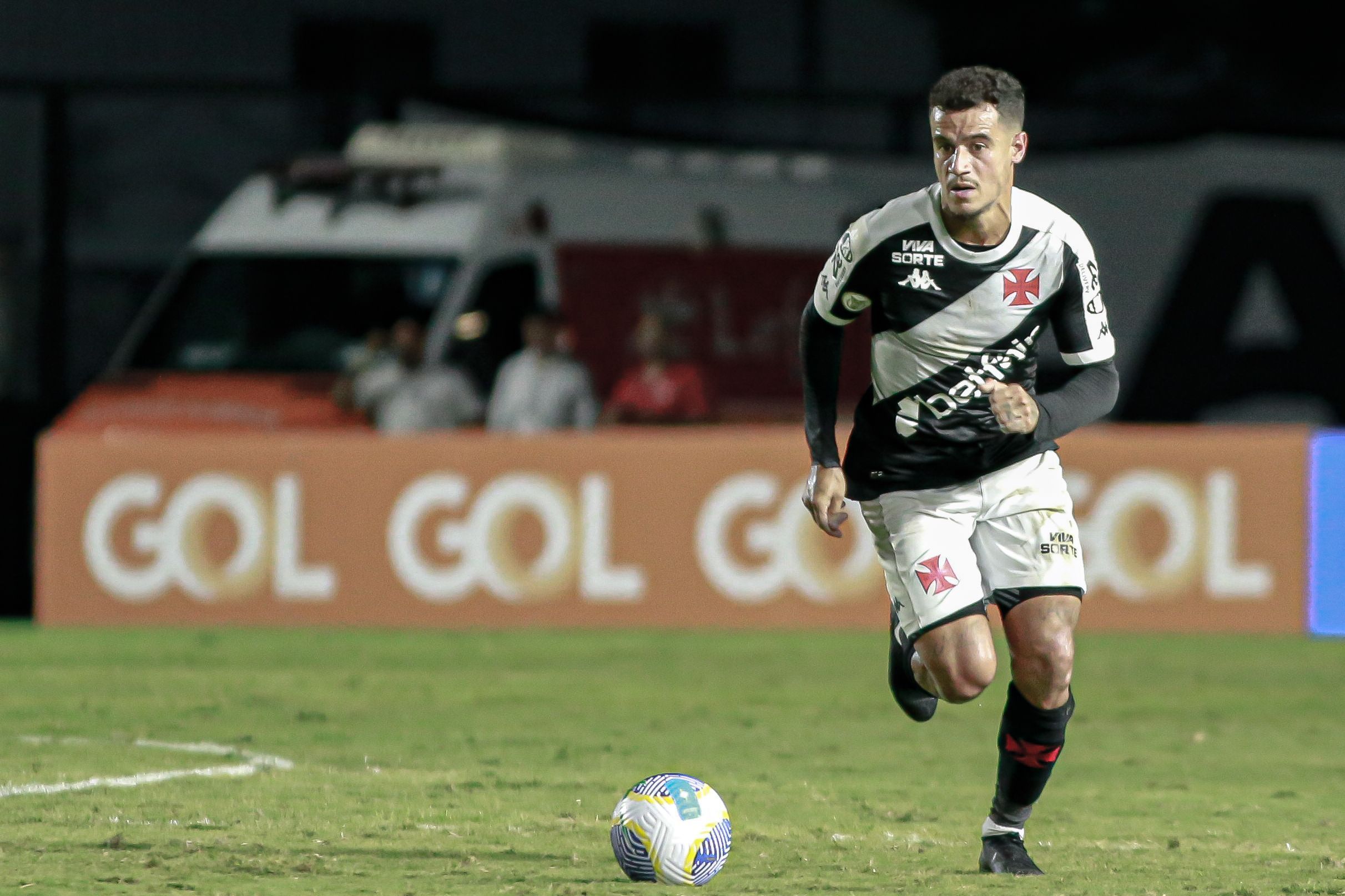 Felipe destaca laços de Coutinho com o Vasco e acredita em 2025 diferente