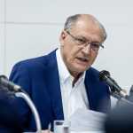 Alckmin reafirma lealdade a Lula durante congresso do PT: ‘sempre fui bem recebido’