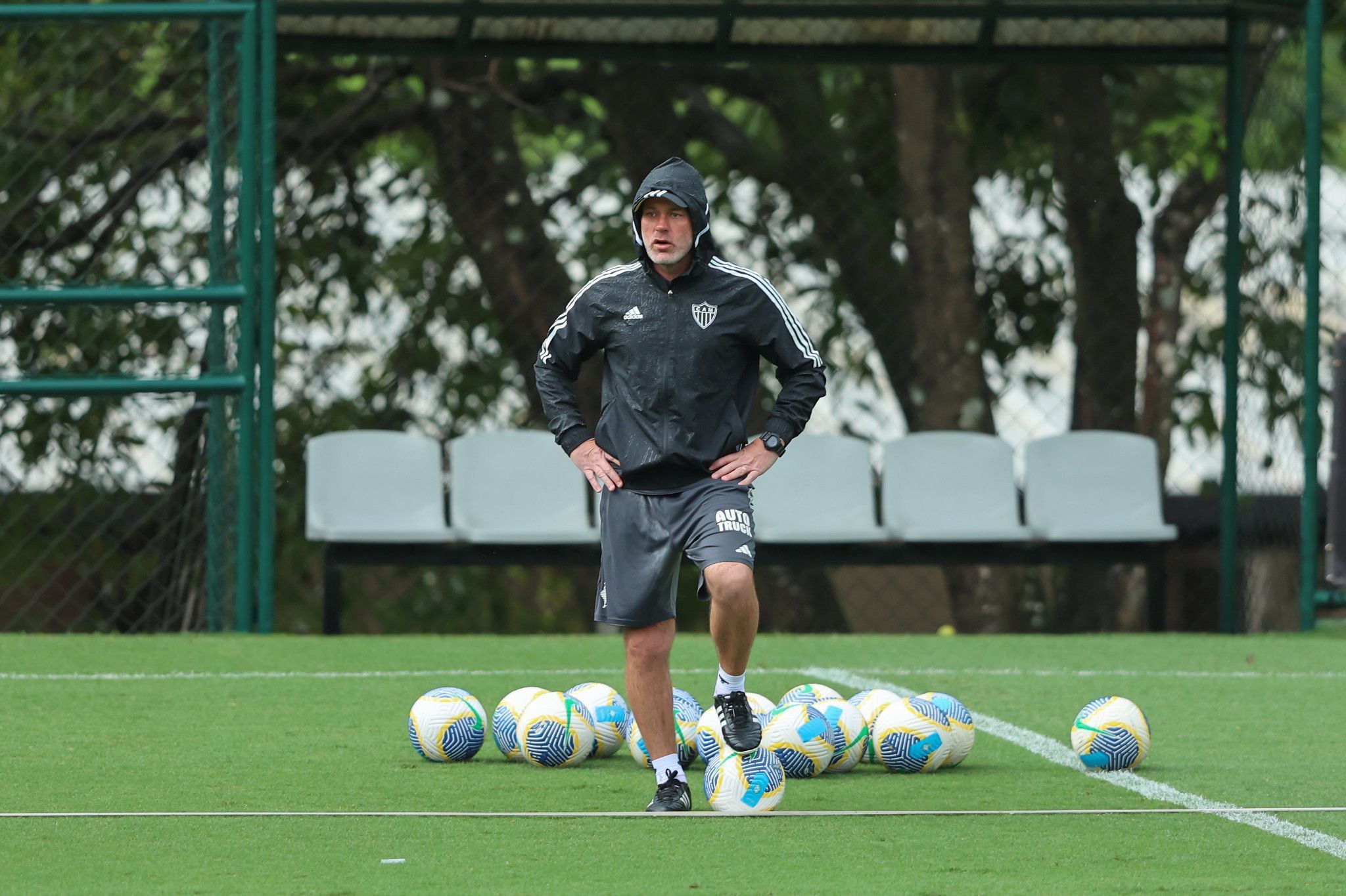 Escalação do Atlético: Milito terá força 'quase máxima' contra o Vasco pelo Brasileiro